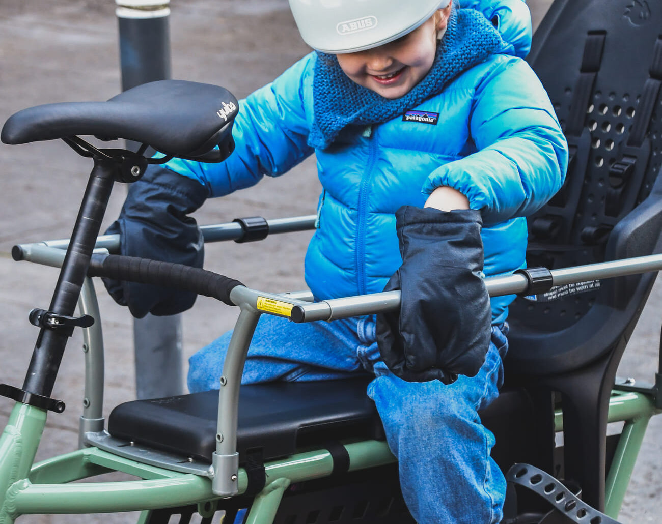 yuba_bikes_add-ons_suzon_suzette_mitts_web_4-2